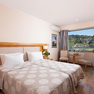 Double or Twin Room Garden View